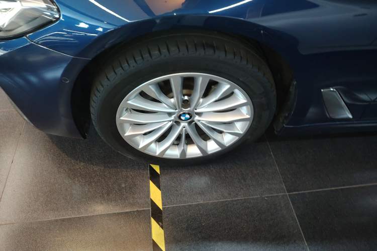 Used BMW 5 Series 2022 525Li Luxury Package
