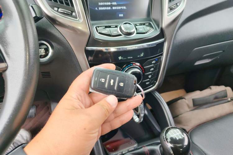 Used Changan CS75 2016 1.5T Manual FENGSHANG Model
