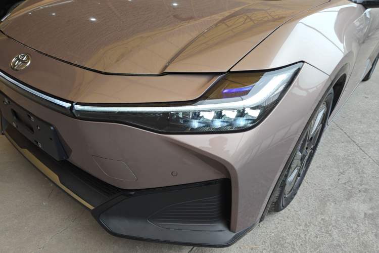 Used Toyota bZ3 2023 616 km Long-Range Premium
