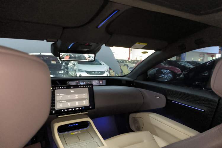 Used  12 2025 Ultra Extended-Range Edition