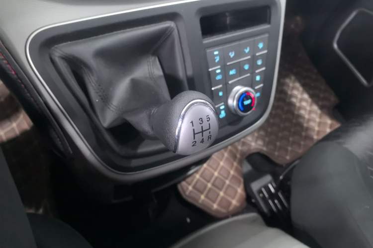 Used  M4 2019 Business Series 2.0L Manual - China VI Standard
