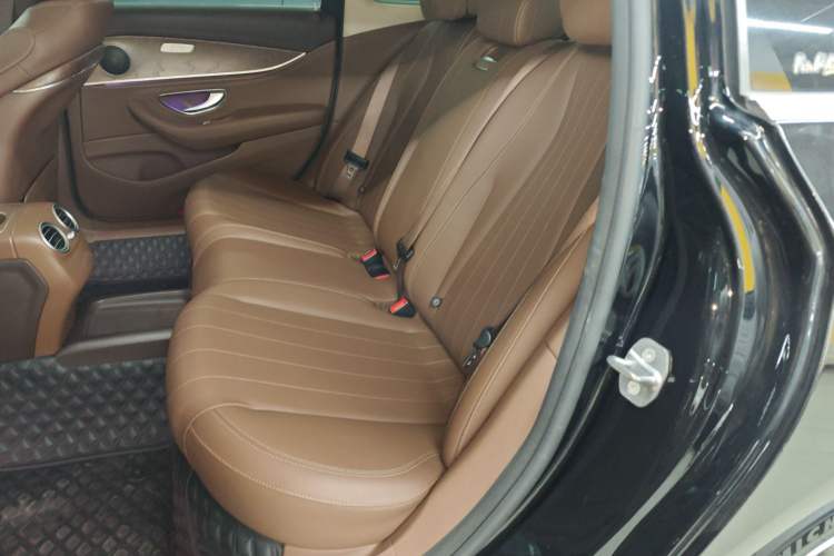 Used Mercedes-Benz E-Class 2019 E 260 L
