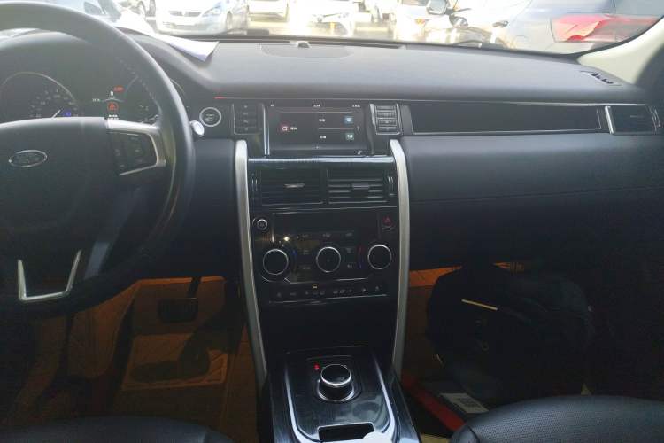 Used Land Rover Discovery Sport 2018 240 PS SE Version
