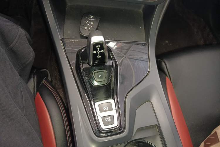 Used Lynk & Co 01 2019 2.0T Two-Wheel Drive Pure Version China VI Standard
