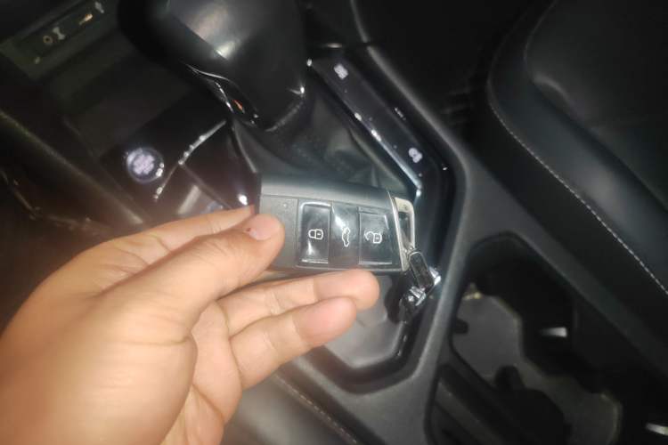 Used Volkswagen Tiguan L 2017 330TSI Automatic Two-Wheel Drive Luxury Edition