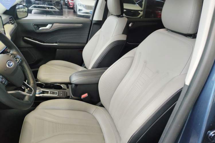 Used Ford Escape 2020 EcoBoost 245 Two-Wheel-Drive Titanium Edition
