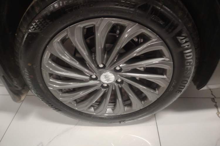 Used Buick LaCrosse 2025 28T Platinum Edition
