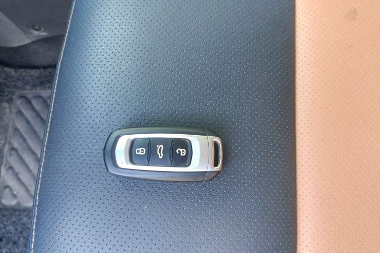 Used Geely Auto Vision X6 2016 1.3T CVT Flagship Model
