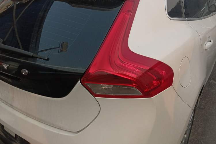 Used Volvo V40 2015 1.6T Zhiya Edition