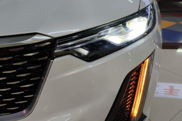 Used Cadillac XT6 2022 2.0T Six-Seater Four-Wheel-Drive Luxury Version
