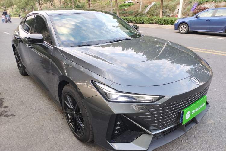 Used Changan UNI-V 2022 1.5T Prestige Version
