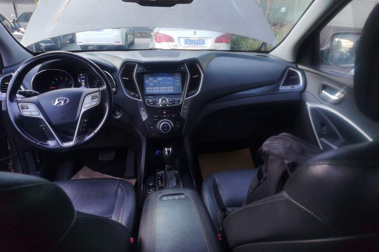 Used Hyundai Santa Fe 2015 2.0T Automatic All-Wheel Drive Smart Version 5 Seats