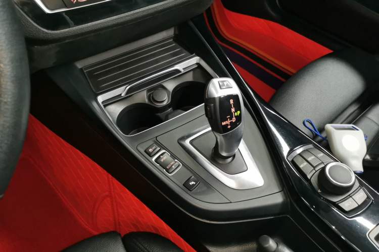 Used BMW 2 Series 2018 220i Convertible Coupe Sports Design Package
