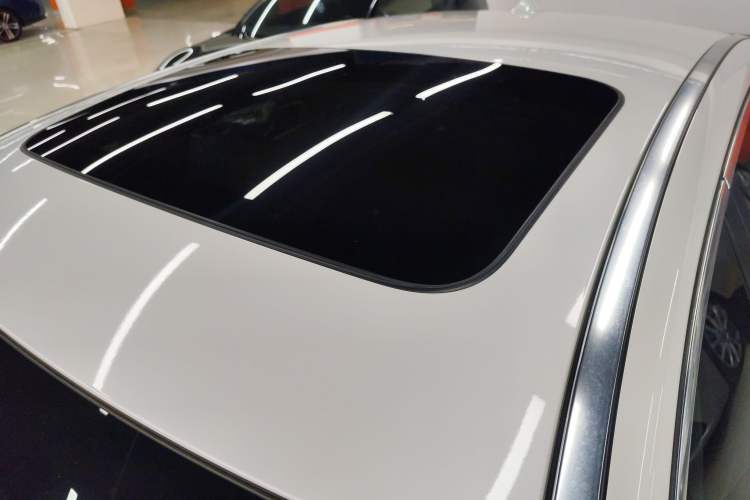 Used BMW 5 Series 2014 535Li Leading Model
