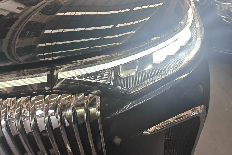 Used VOYAH Dream 2025 PHEV Four-Wheel-Drive Flagship Version – Qiankun Edition
