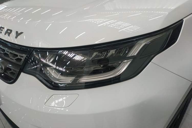 Used Land Rover Discovery 2019 2.0T SE
