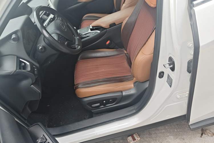 Used Lexus UX 2020 260h Explore-Cool Edition