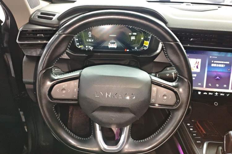 Used Lynk & Co 05 2020 2.0TD Two-Wheel Drive Shine Halo