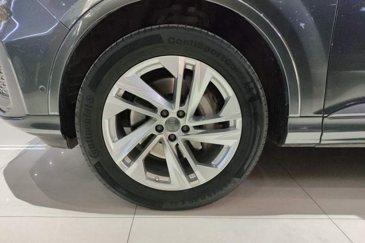 Used Audi Q7 2021 45 TFSI quattro S line Sport model
