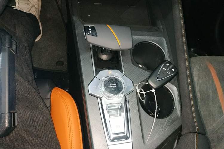 Used Changan UNI-V 2025 1.5T 500Bar Prestige Sporty Version