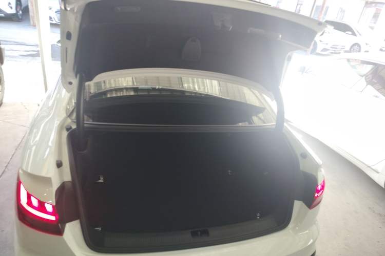 Used Audi A4L 2023 40 TFSI Luxury Dynamic Model
