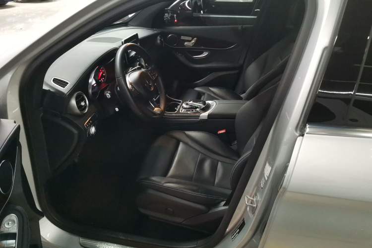 Used Mercedes-Benz GLC 2017 GLC 260 4MATIC Luxury Model
