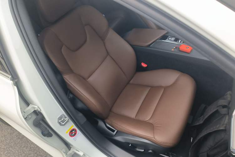 Used Volvo S60 2021 T4 Zhiyi Luxury Edition
