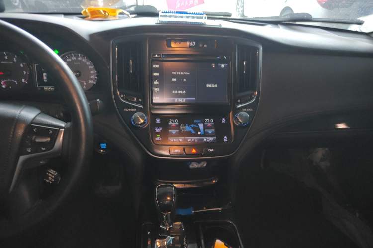 Used Toyota Crown 2015 2.0T Fashion Edition
