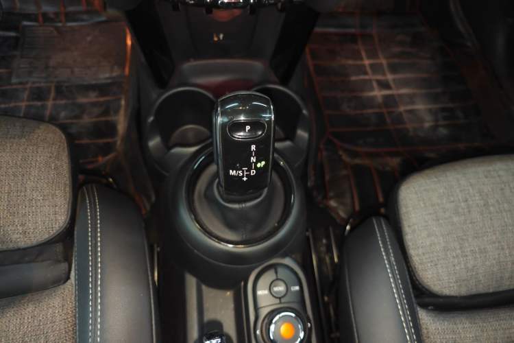 Used  MINI 2019 1.5T COOPER Classic Edition Five-Door Version
