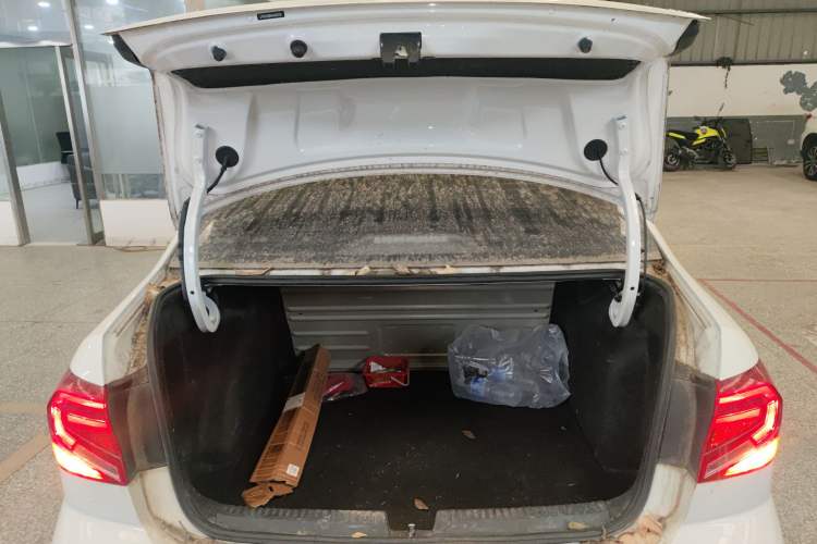 Used Volkswagen Jetta 2017 1.5L Manual Fashion Edition