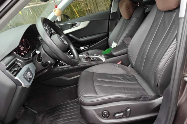 Used Audi A4L 2019 40 TFSI Fashion Edition China VI Emission Standard