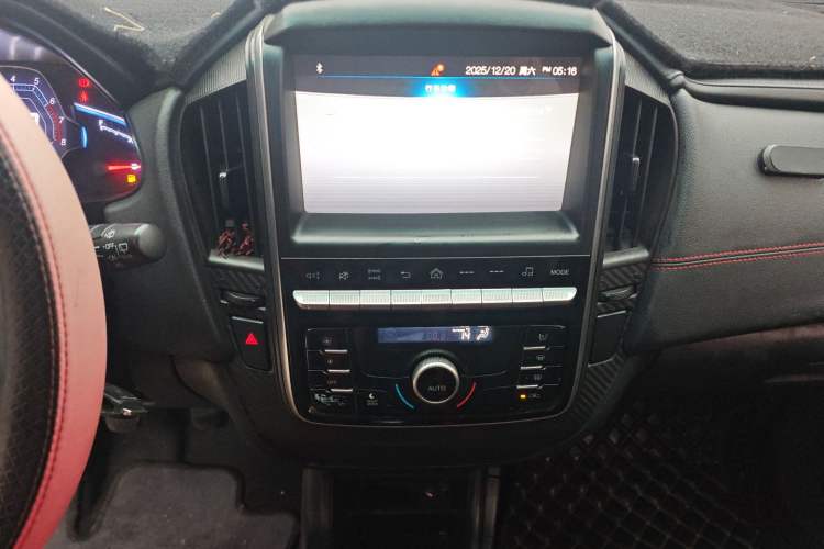 Used Luxgen U5 SUV 2017 1.6L Manual Knight Edition
