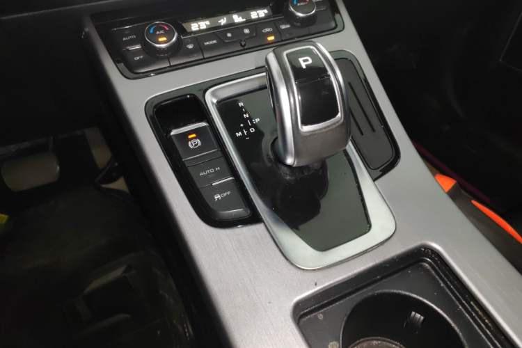 Used Geely Auto Emgrand X7 Sport 2020 1.8TD DCT Two-Wheel Drive Zhiya Model
