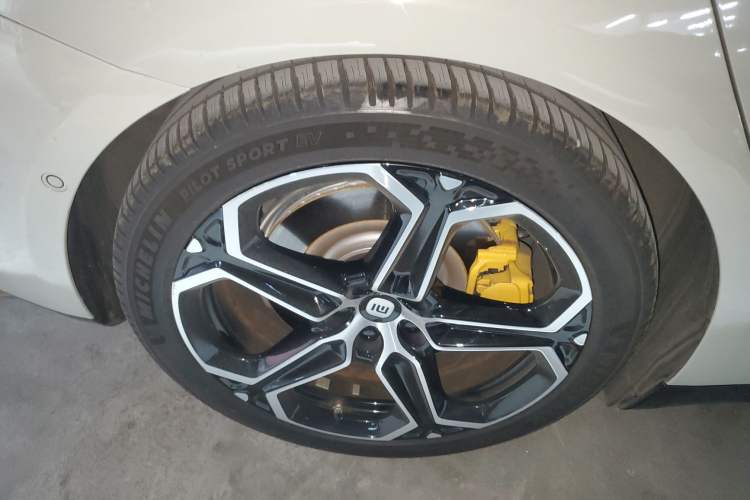 Used  SU7 2024 Four-Wheel Drive Ultra-Long Range Advanced Intelligent Driving Max Edition
