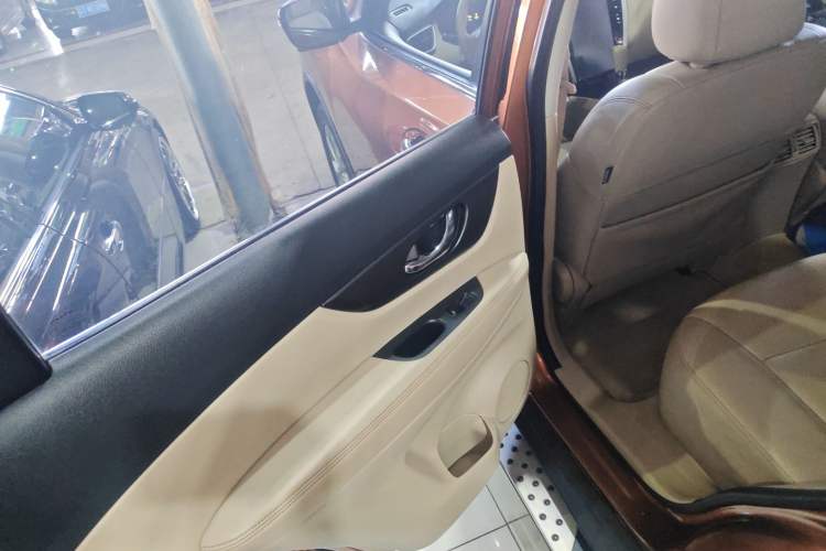 Used Nissan X-Trail 2014 2.0L CVT Comfort Edition 2WD