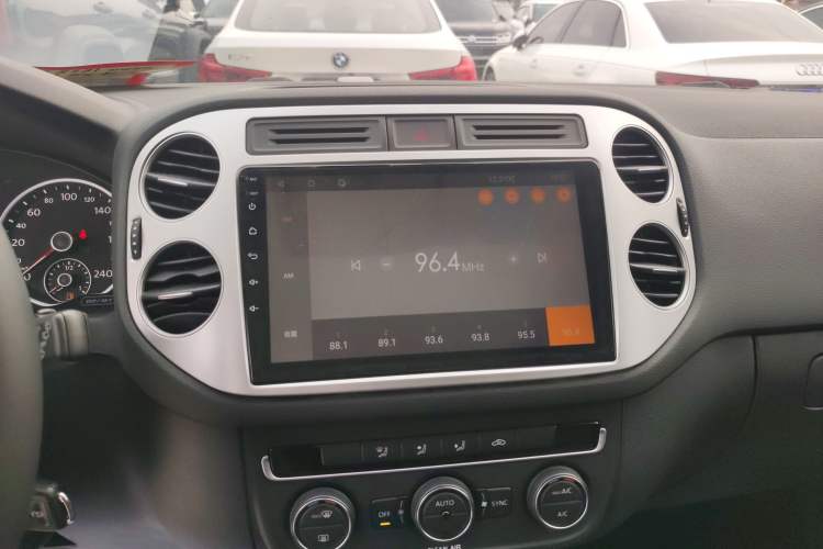 Used Volkswagen Tiguan 2017 300TSI Automatic Two-Wheel Drive Silk Road Comfort Edition