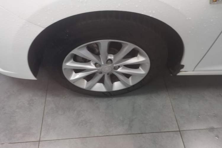 Used Chevrolet Cruze 2017 1.5L Automatic Pioneer Sunroof Edition
