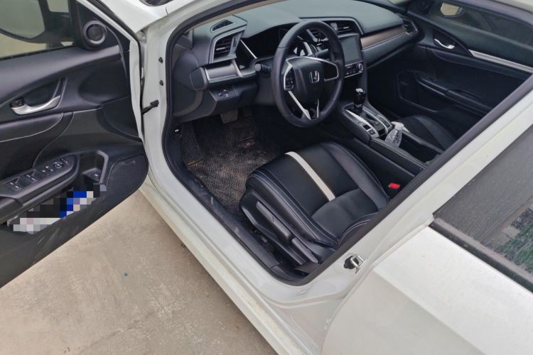 Used Honda Civic 2016 220TURBO CVT Luxury Edition
