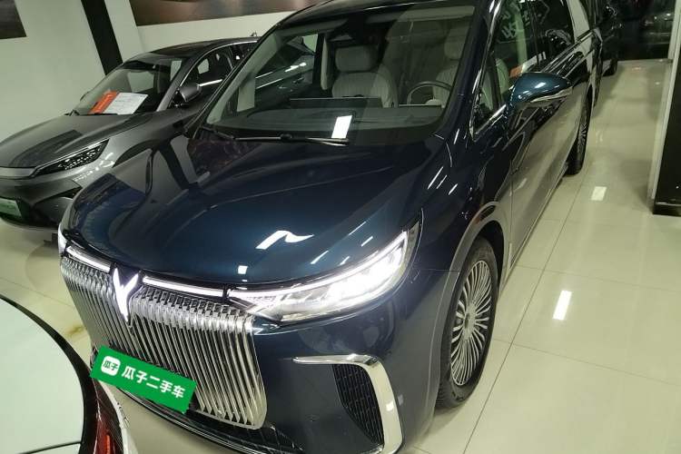 Used VOYAH Dream 2025 PHEV Four-Wheel-Drive Flagship Kunpeng Edition

