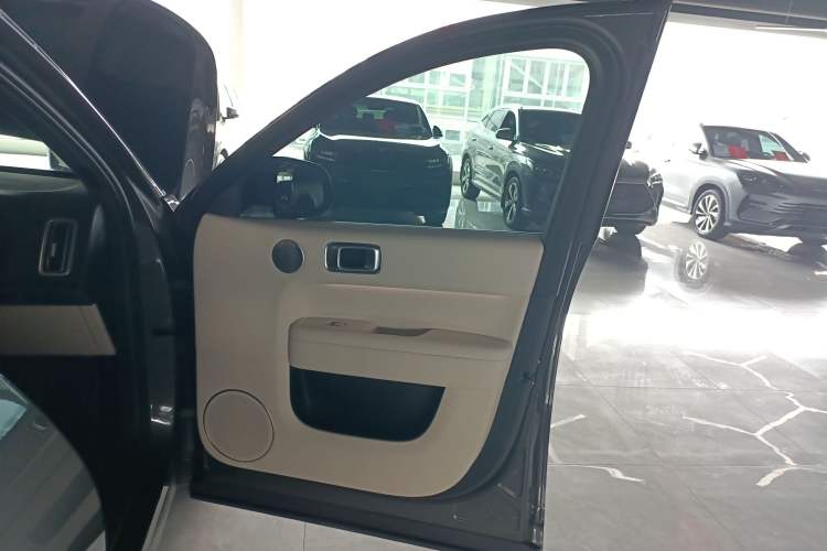 Used Li Auto L6 2024 PRO Model
