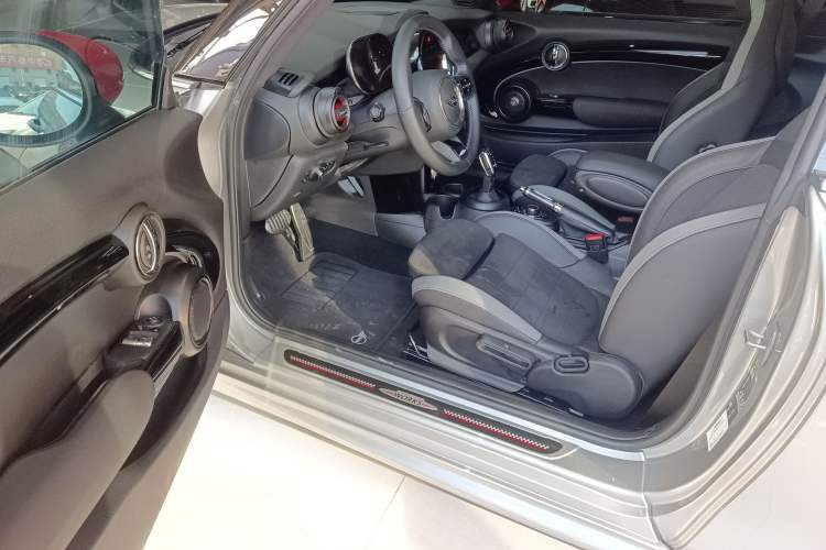 Used  MINI 2023 Updated 2.0T COOPER S Racing Driver
