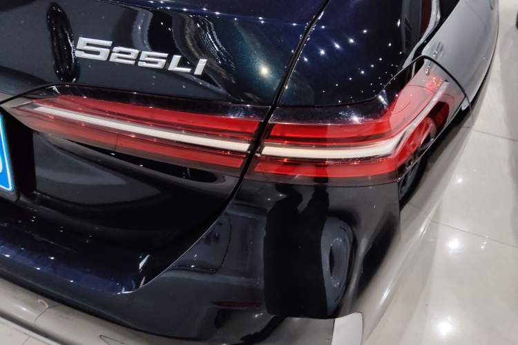 Used BMW 5 Series 2024 525Li Luxury Package