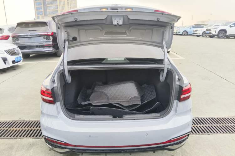 Used Volkswagen Lavida 2023 300TSI DSG Starry Full-Comfort Edition