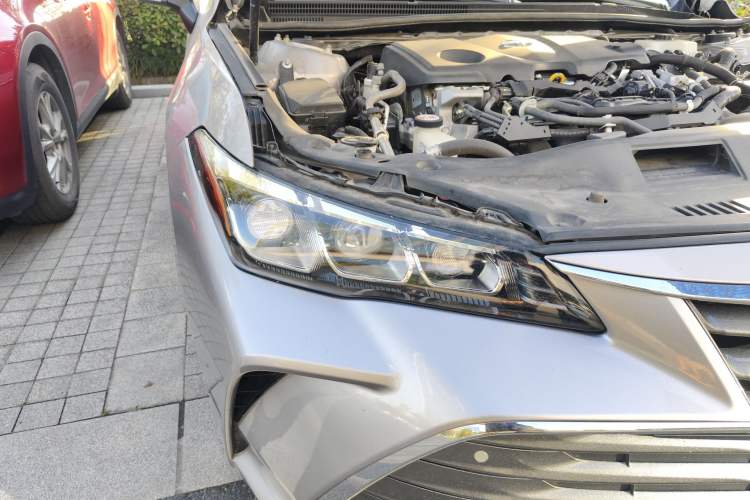 Used Toyota Avalon 2019 Dual-Engine 2.5L Luxury Edition China VI Standard