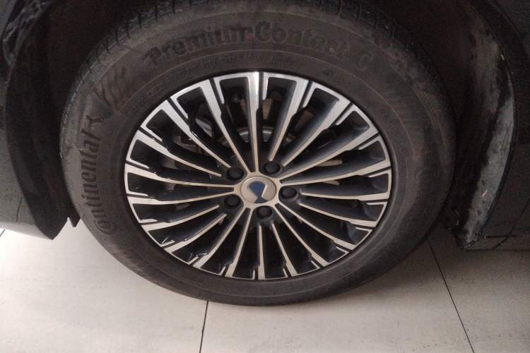 Used Denza D9 2025 DM-i Intelligent Drive 1020 Four-Wheel Drive Prestige Model