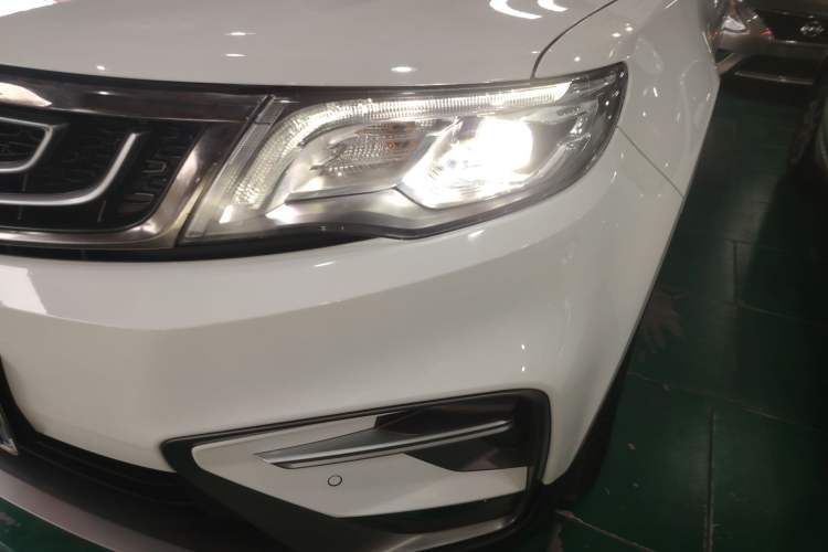 Used Geely Auto Emgrand X7 Sport 2020 1.8TD DCT Two-Wheel Drive Smart Connect 4G-Enabled Version
