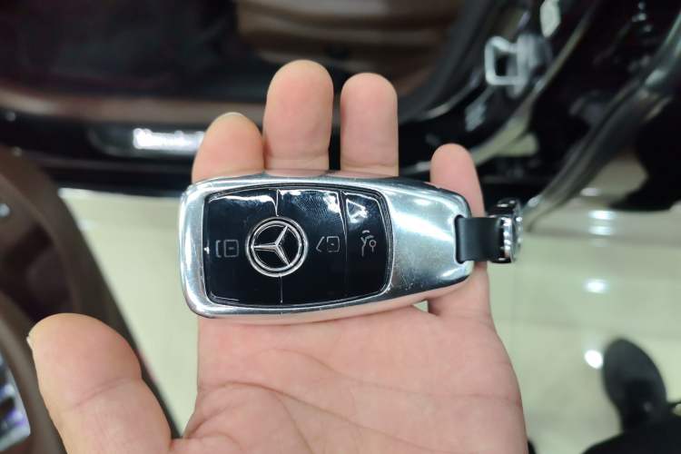 Used Mercedes-Benz E-Class 2023 Updated E 300 L Fashion Edition
