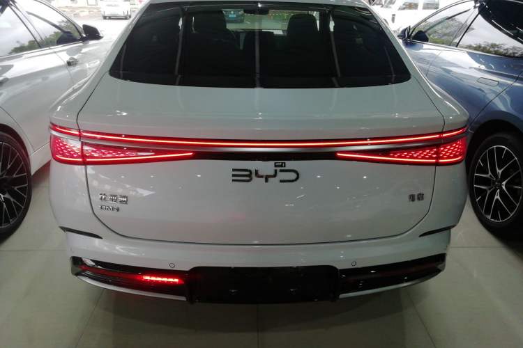 Used BYD Seal 2023 DM-i 1.5L 121km Prestige Model
