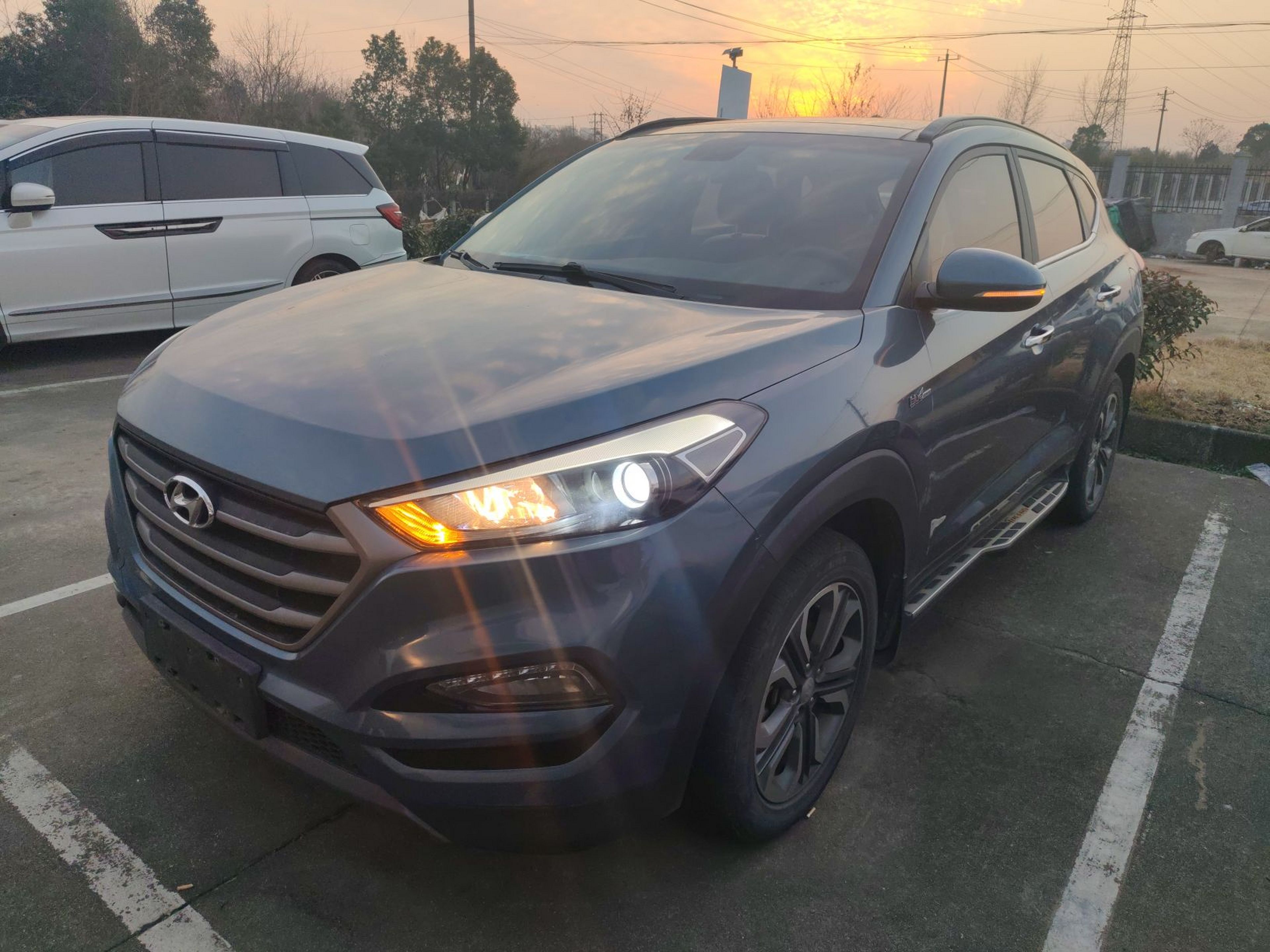 Под передней частью автомобиля