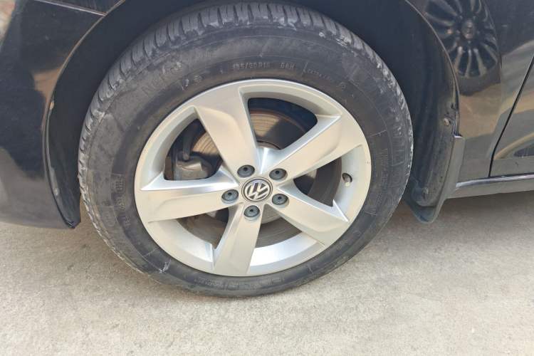 Used Volkswagen Santana 2015 1.6L Automatic Comfort Edition